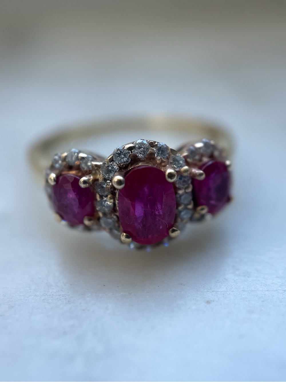 14K Yellow Gold Ruby & Diamond Ring – 3 Stone – Size 5.5